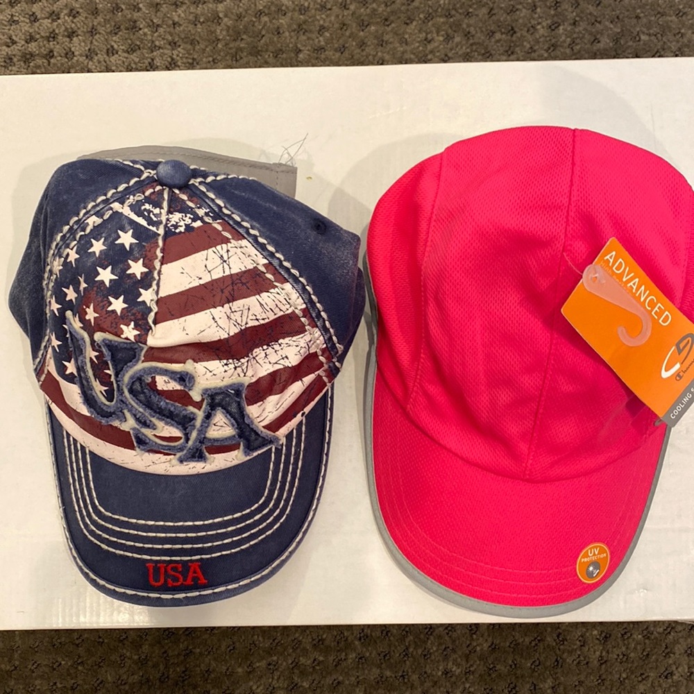 Lot of two caps